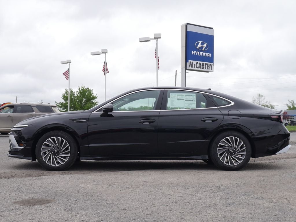 2026 Hyundai SONATA HYBRID SEL