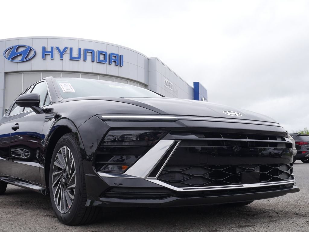 2026 Hyundai SONATA HYBRID SEL